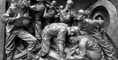 Statue of a group of miners