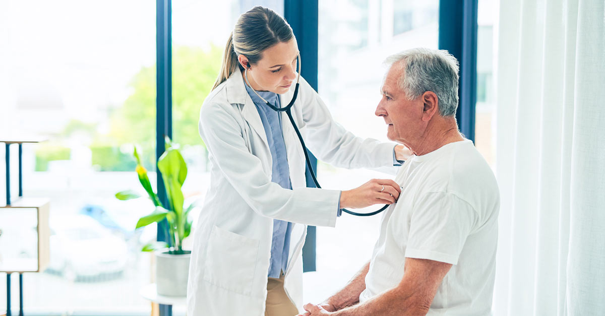 Doctor checks patient's symptoms