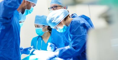 Doctors during mesothelioma surgery